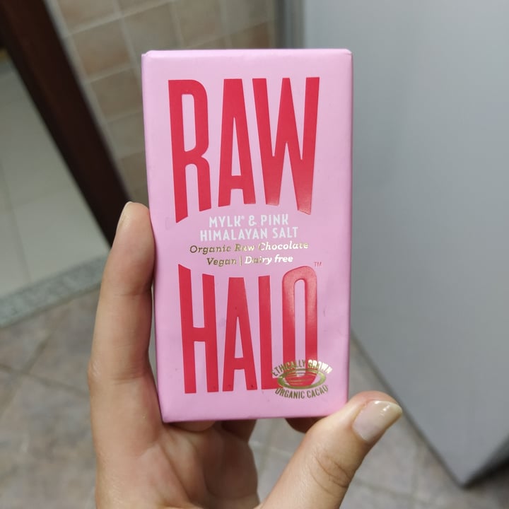 photo of Raw Halo Mylk & Pink Himalayan Salt Organic Raw Chocolate shared by @sarapereira on  11 Oct 2021 - review