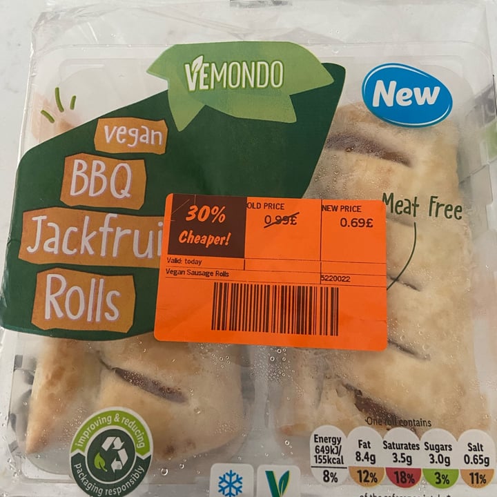 photo of Vemondo BBQ jackfruit rolls shared by @hypnicol on  05 Nov 2022 - review