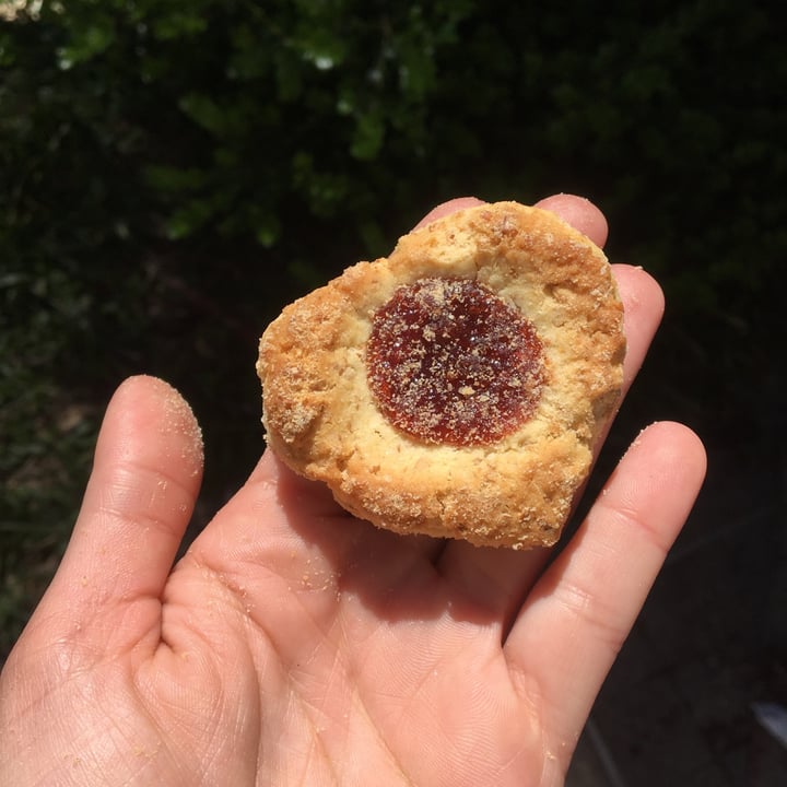 review photo of Un Rincón Vegano Pepas de Corazon Galletitas Dulces con Sabor a Vainilla con Harina Integral, Azucar Organica y Mermelada de Membrillo shared by @cucumelo on 07 Oct 2021 - review