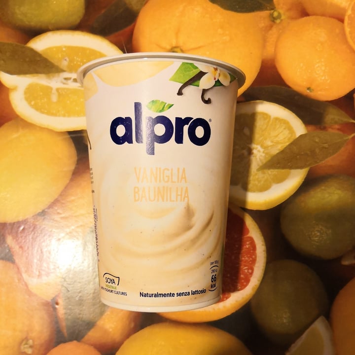 photo of Alpro Alpro Yogurt Soia Vaniglia shared by @giulia7695limberti on  08 Dec 2021 - review