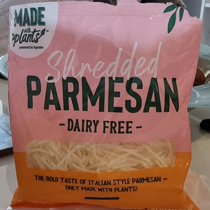 photo of Made With Plants Dairy Free Shredded Parmesan shared by @lazyvegan29 on  05 Sep 2021 - review