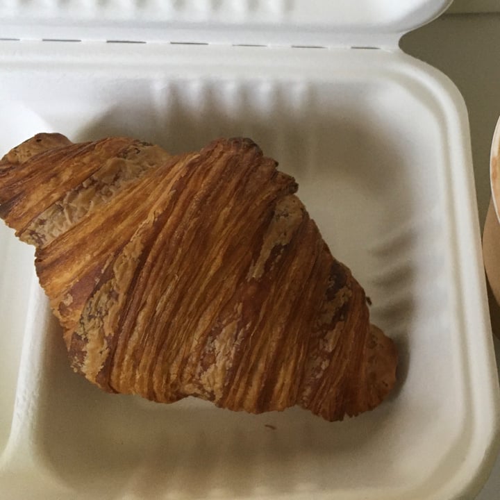 photo of WTF Plant? Vegan Croissant shared by @sylvacharm on  21 Jul 2022 - review