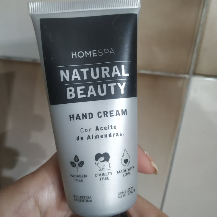 review photo of HOMEspa Natural Beauty Hand Cream Con Aceite De Almendras shared by @luuciiaromero on 30 Jun 2020 - review