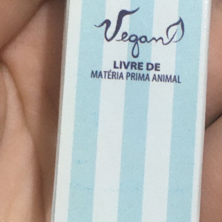 review photo of MAX LOVE make Up Studio batom gloos latex shared by @niquemmartins on 11 Oct 2021 - review