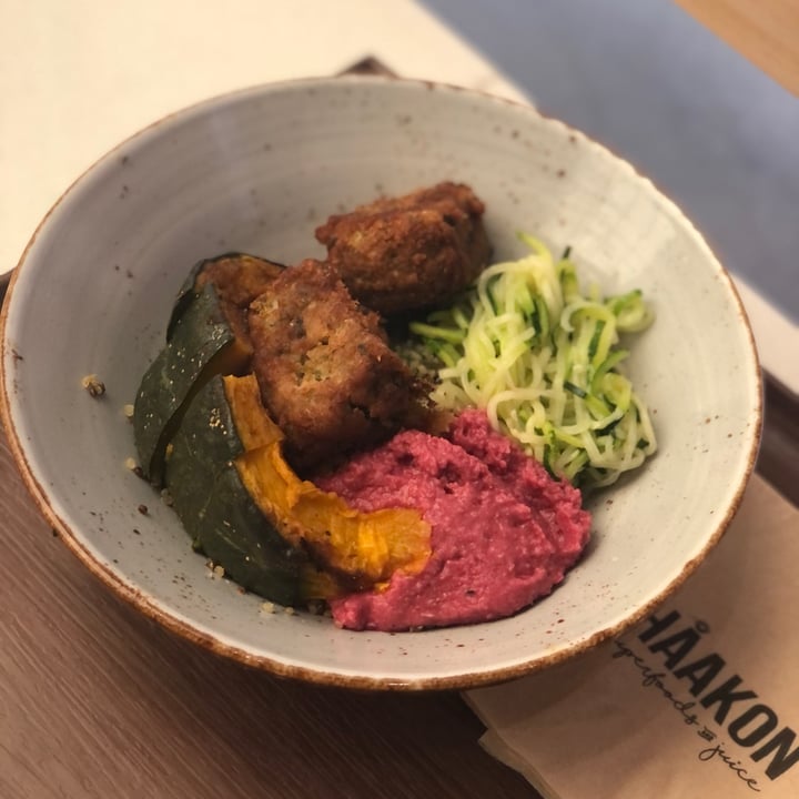 review photo of Haakon Superfoods and Juice Falafel And Quinoa Bowl shared by @janyce on 11 Dec 2020 - review