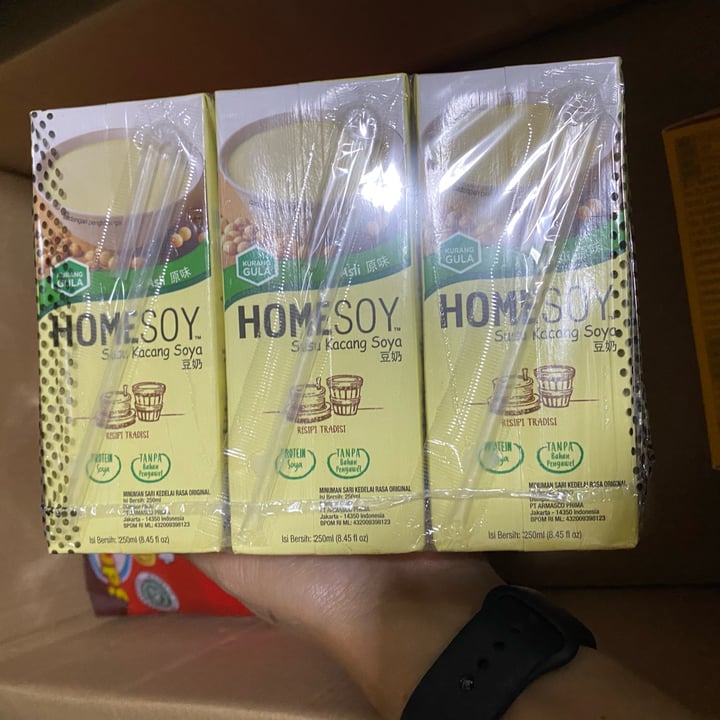 photo of HOMESOY Original soya milk shared by @piggy-egg on  16 Dec 2021 - review