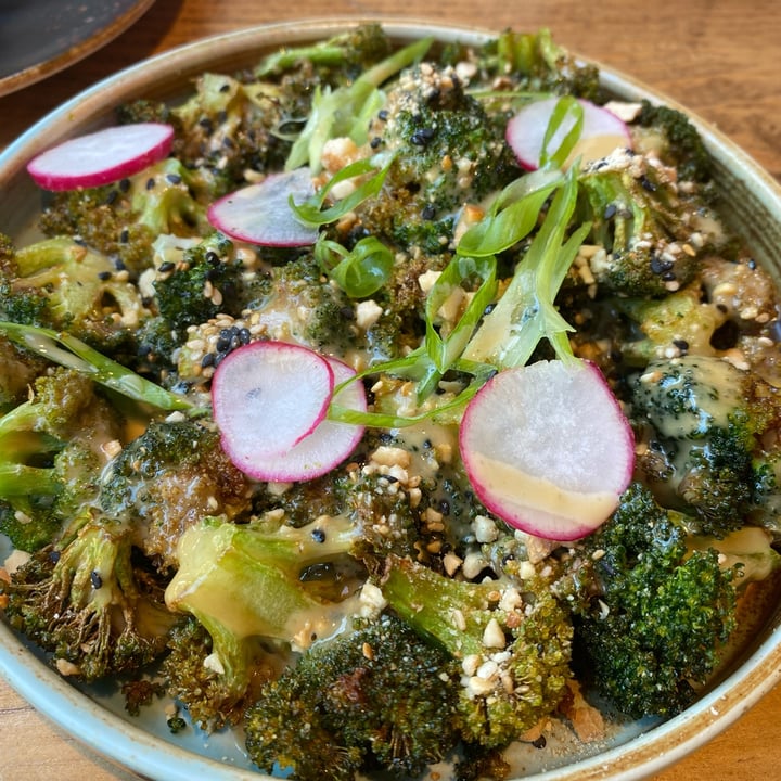 photo of Desoriente Oishi Broccoli shared by @beaandveganfood on  02 Sep 2022 - review