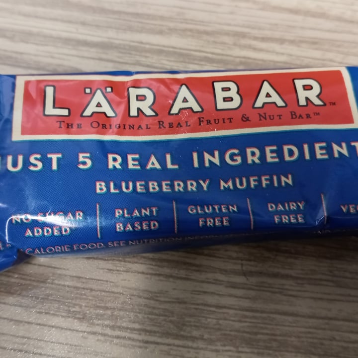photo of Larabar Blueberry Muffin Bar shared by @bekindalways751 on  21 Oct 2022 - review