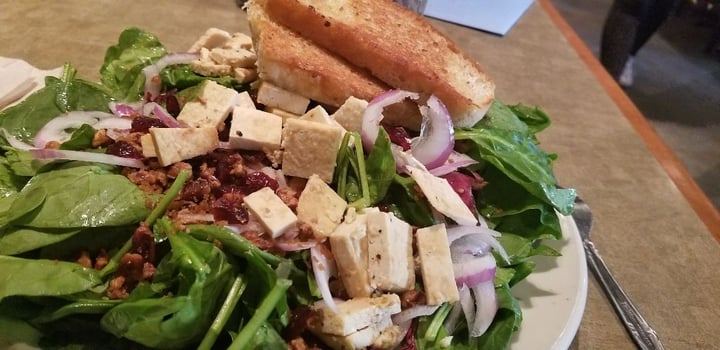 photo of Pizza Luce Spinach salad shared by @amyleinen on  13 Sep 2018 - review