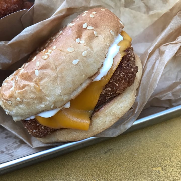 review photo of Furahaa to GO - 100% Plant-Based ( VEGAN ) Fu’Fissh Burger shared by @mallory17 on 19 Nov 2022 - review