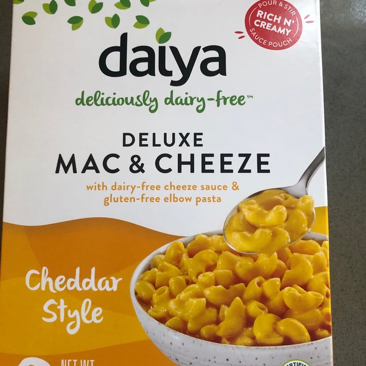 photo of Daiya delux mac and cheese cheddar style shared by @saralovesveggies on  08 May 2022 - review