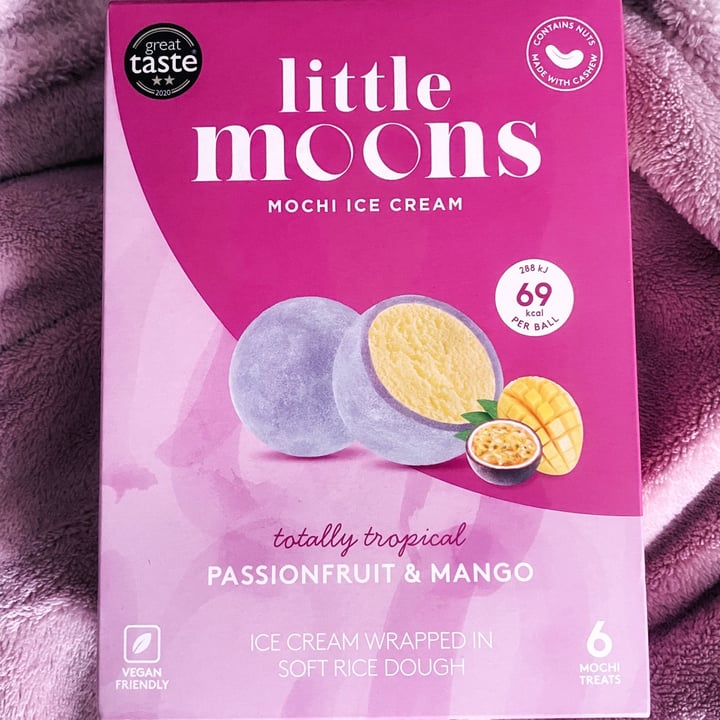 photo of Little Moons Passionfruit and Mango Mochi shared by @melliedtd on  01 Feb 2022 - review
