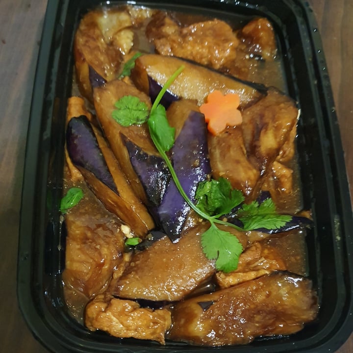 photo of Enjoy Vegetarian Restaurant Eggplant, Tofu & Basil w/ Satay Sauce shared by @paniwilson on  18 Apr 2022 - review