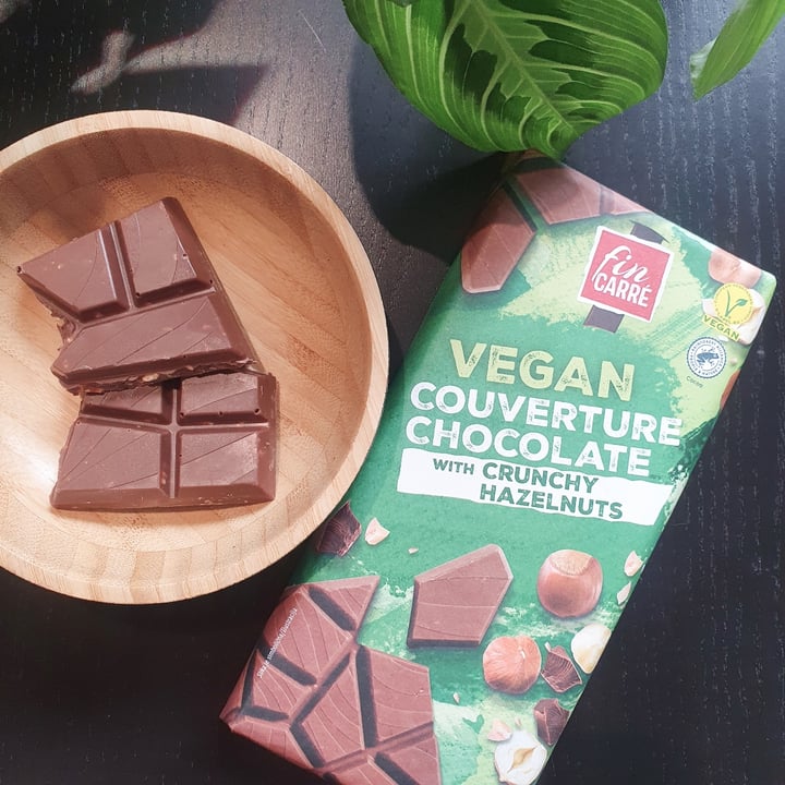 photo of Fin Carré Couverture Chocolate with crunchy hazelnuts shared by @doryladame on  15 Mar 2022 - review