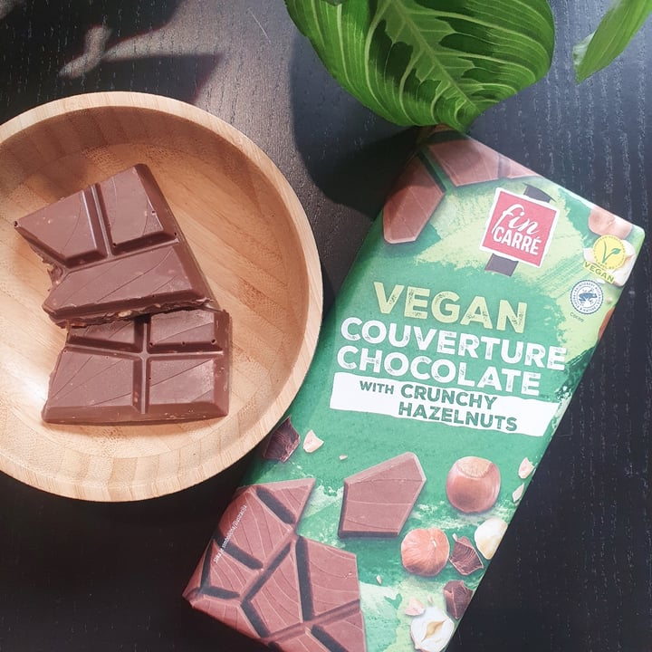 photo of Fin Carré Couverture Chocolate with crunchy hazelnuts shared by @doryladame on  15 Mar 2022 - review