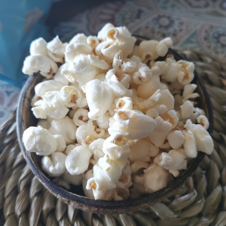 photo of Woolworths Food Sea Salt Air Popped Popcorn shared by @carmz on  13 Apr 2022 - review