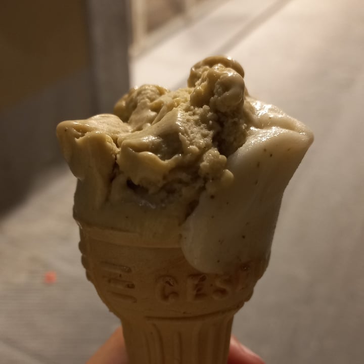 review photo of Gelateria del Corso Cono Vaniglia e Pistacchio shared by @ariab on 18 Jun 2022 - review