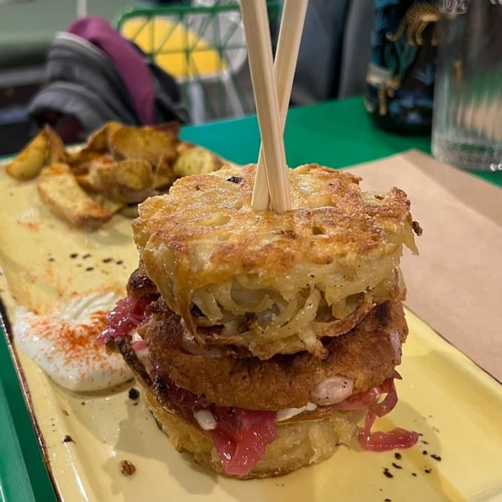 photo of Athens Vegan Burgers Ramen Burger shared by @annamiou on  27 Aug 2022 - review