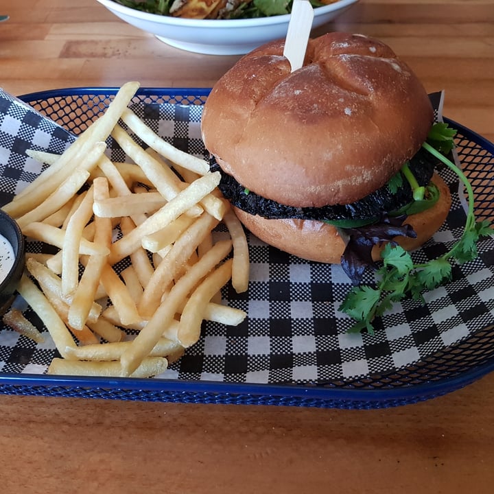 review photo of Vego Delish Banh-Mi Burger shared by @ultraman on 04 Jan 2021 - review