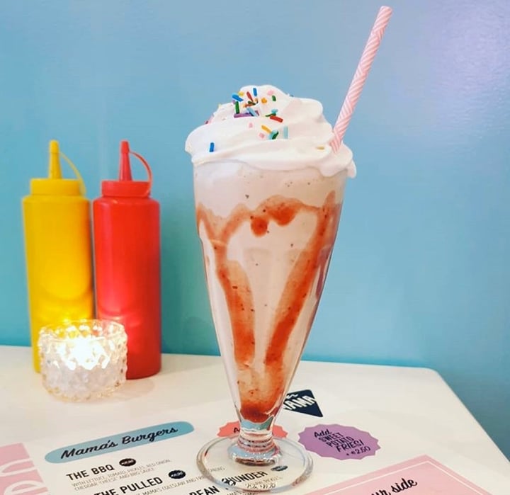 review photo of Deer Mama Vegan Mylk & Burger Bar Chocolate Mylkshake shared by @oliviagjimenez on 06 Apr 2020 - review