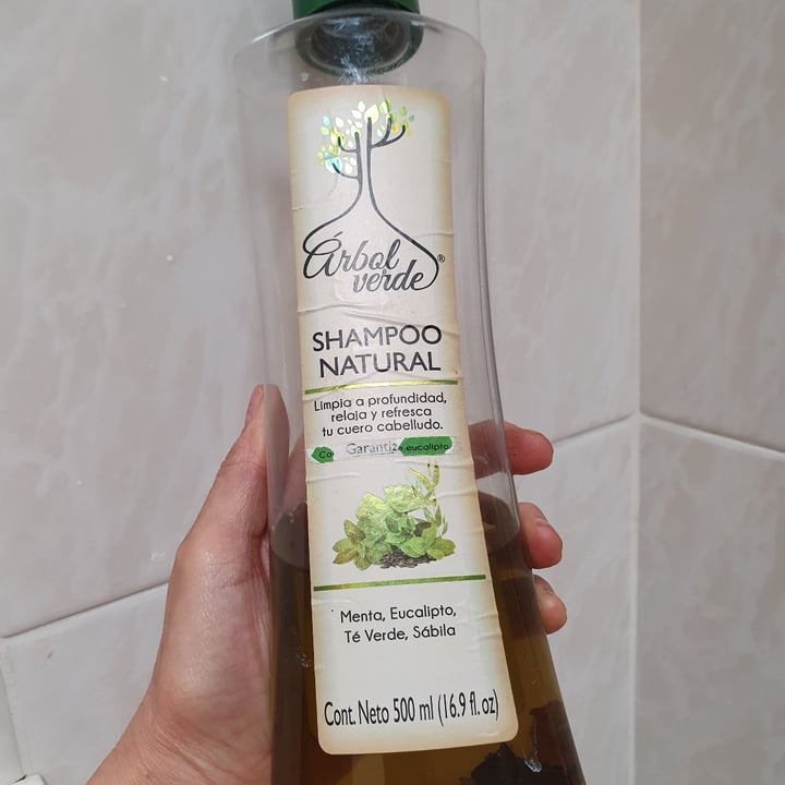 photo of Árbol verde Shampoo natural refrescante shared by @lydiavinals on  12 Jun 2022 - review