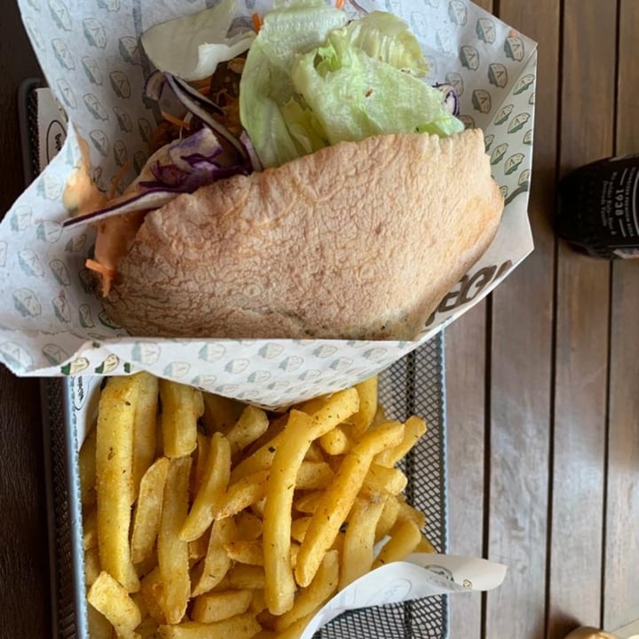 photo of Veganitas Beyond burger pita shared by @gandalfra on  19 Jul 2022 - review
