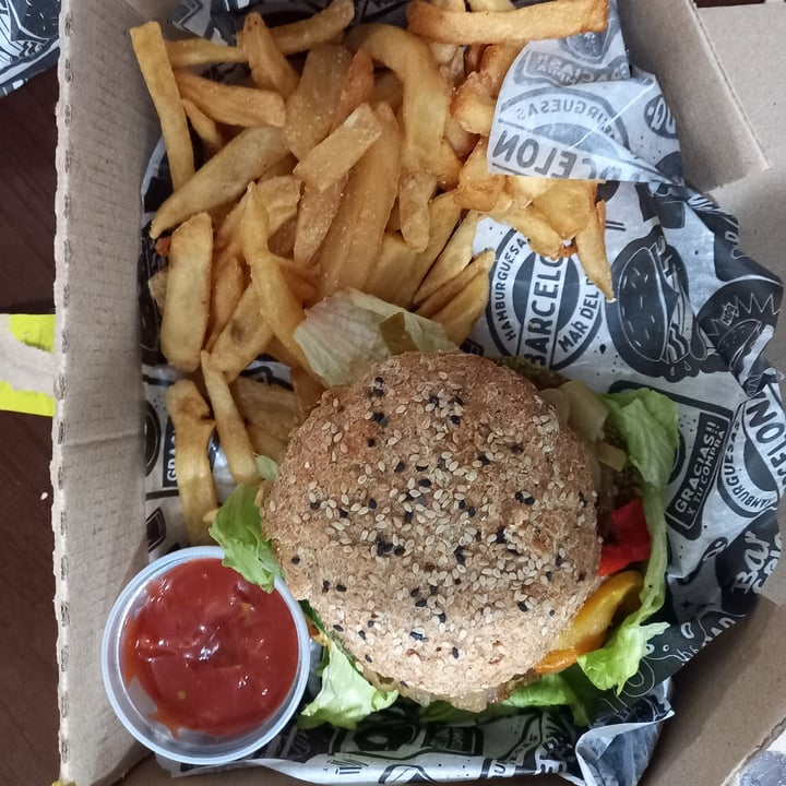 review photo of Barcelona MDQ Hamburguesa shared by @biancavczerniuk on 14 Sep 2021 - review