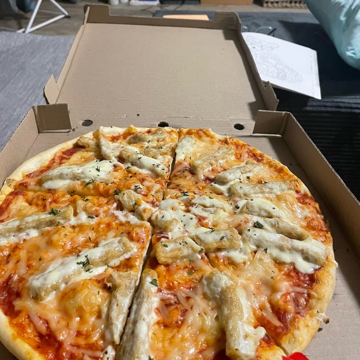 review photo of Panarottis Morning Glen Vegan Chicken Mayo Pizza shared by @victorialynch on 21 Mar 2022 - review