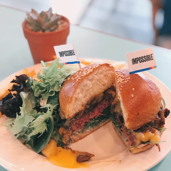 review photo of Privé Asian Civilisations Museum Impossible⢠Burger shared by @victorialim on 02 Dec 2020 - review