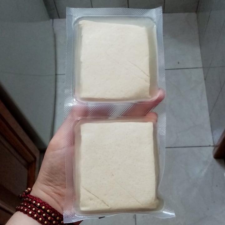 review photo of Fior di Natura Tofu al naturale shared by @demenzia89 on 10 Jul 2022 - review