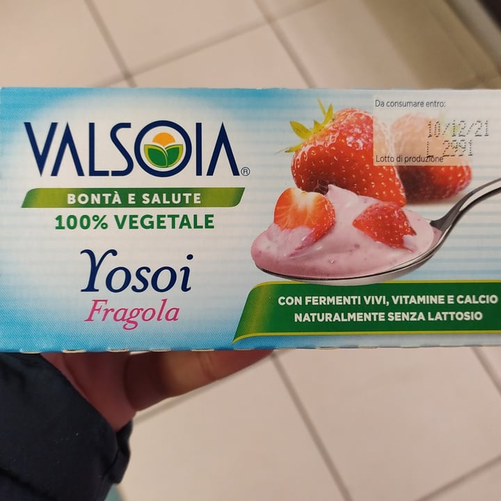 photo of Valsoia Yogurt alla fragola shared by @katianur on  12 Dec 2021 - review