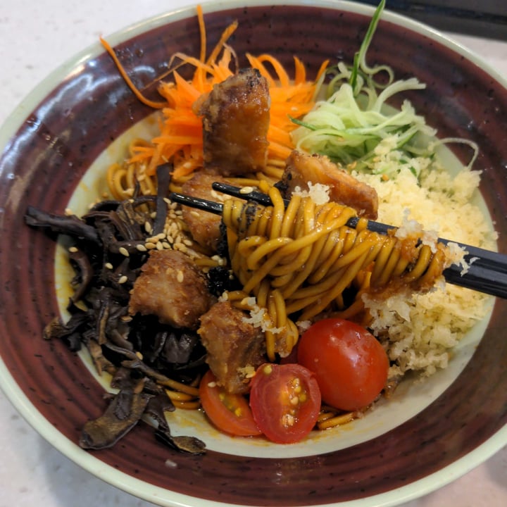 photo of Saute Sushi Truffle Dry Ramen With Lion Mane Karahage shared by @shawneofthedead on  17 Jan 2022 - review