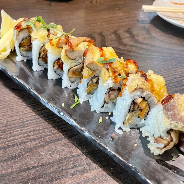 photo of Blue Sushi Sake Grill Shiitake To Me roll shared by @sjnaturelover on  07 Feb 2022 - review
