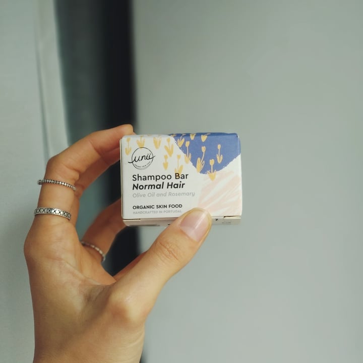 review photo of Unii • Organic Skin Food Shampoo Bar Normal Hair • Olive Oil & Rosemary shared by @inesrecio on 19 Dec 2020 - review