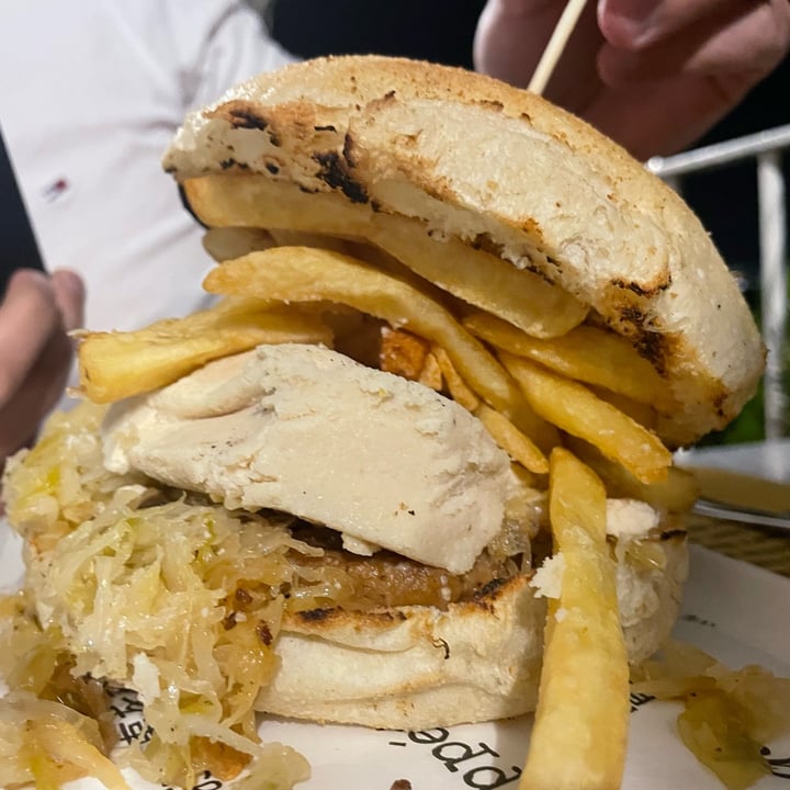 review photo of Sunrise Est. 1984 Vegan Burger shared by @isabellatramontano on 29 Aug 2022 - review