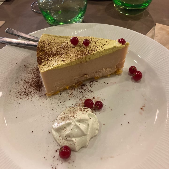 photo of Food Love Torta crudista alla nocciola shared by @chiaramilanesi on  08 Mar 2022 - review