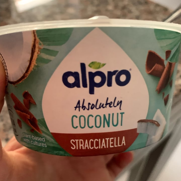 review photo of Alpro Absolutely Coconut Stracciatella shared by @effel on 15 May 2022 - review