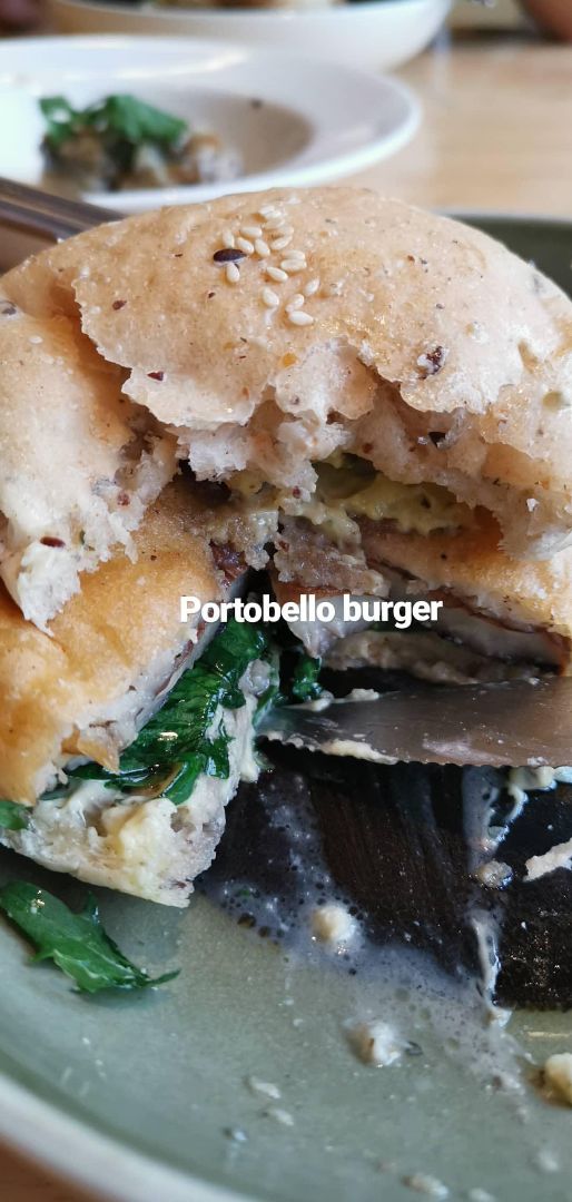 photo of Real Food Portobello Burger shared by @sceynthiear on  16 Nov 2019 - review