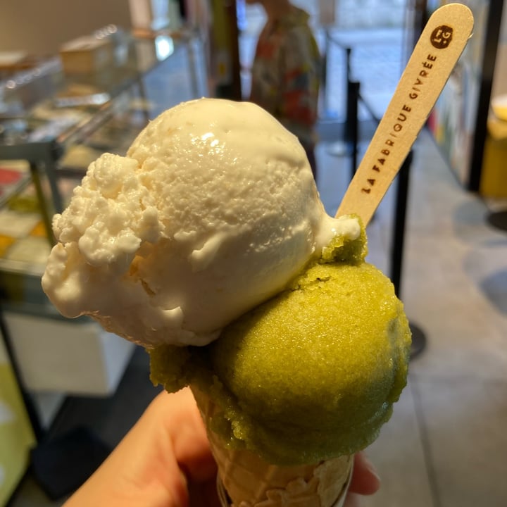 photo of La Fabrique Givrée Sorbet Pomme Verte et Matcha shared by @chloslo on  19 May 2022 - review