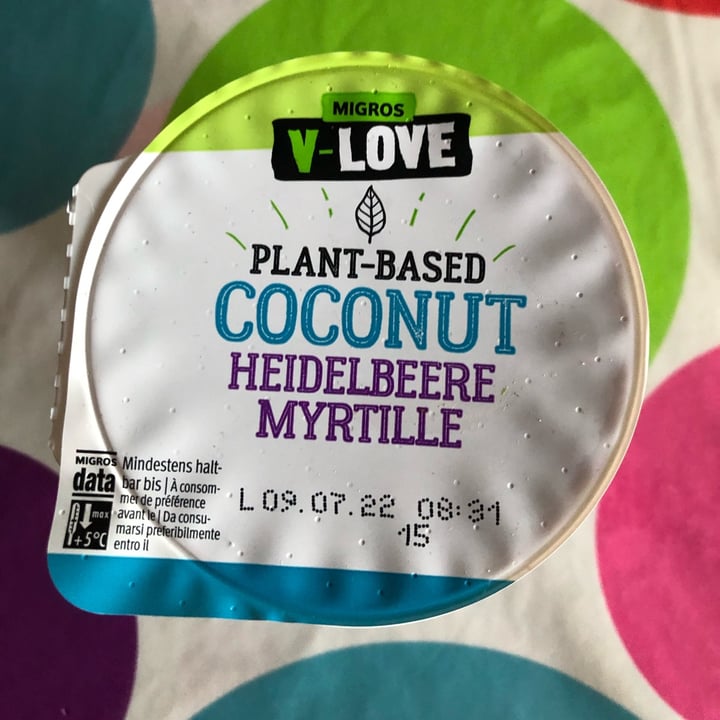 photo of Migros V-Love Coconut Heidelbeeren shared by @alessandraf on  18 May 2022 - review