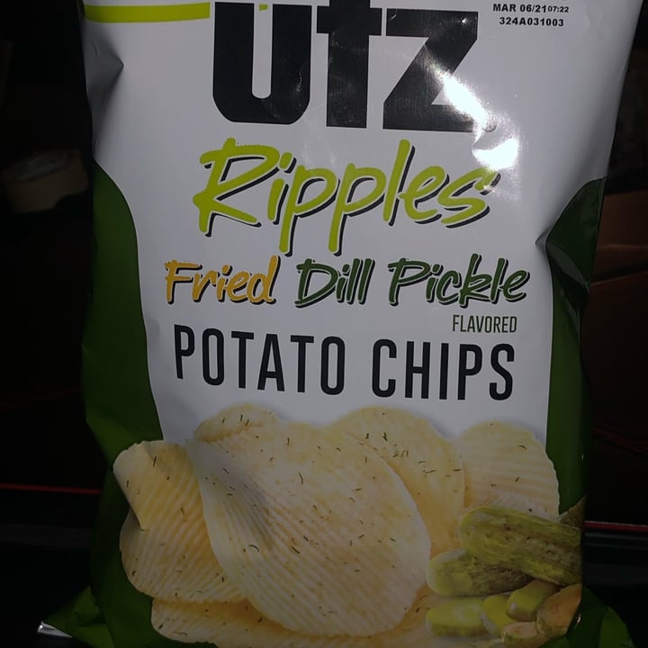 Utz Fried Dill Pickle Chips Review abillion