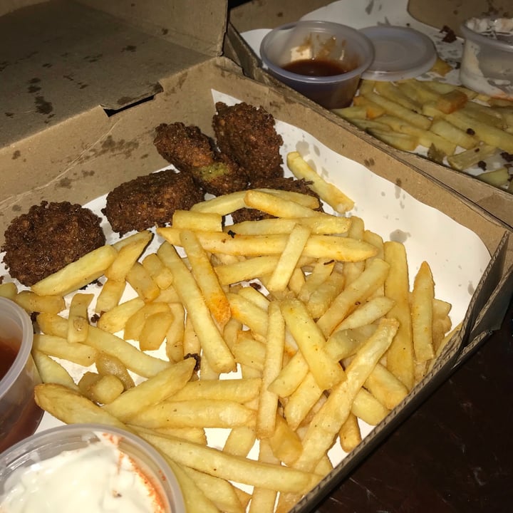 photo of JU Vegano falafel con papas shared by @candelariex on  03 Nov 2020 - review