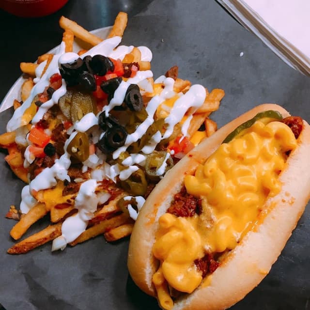 「Pulled Pork Mac And Cheese Sandwich」の料理の写真