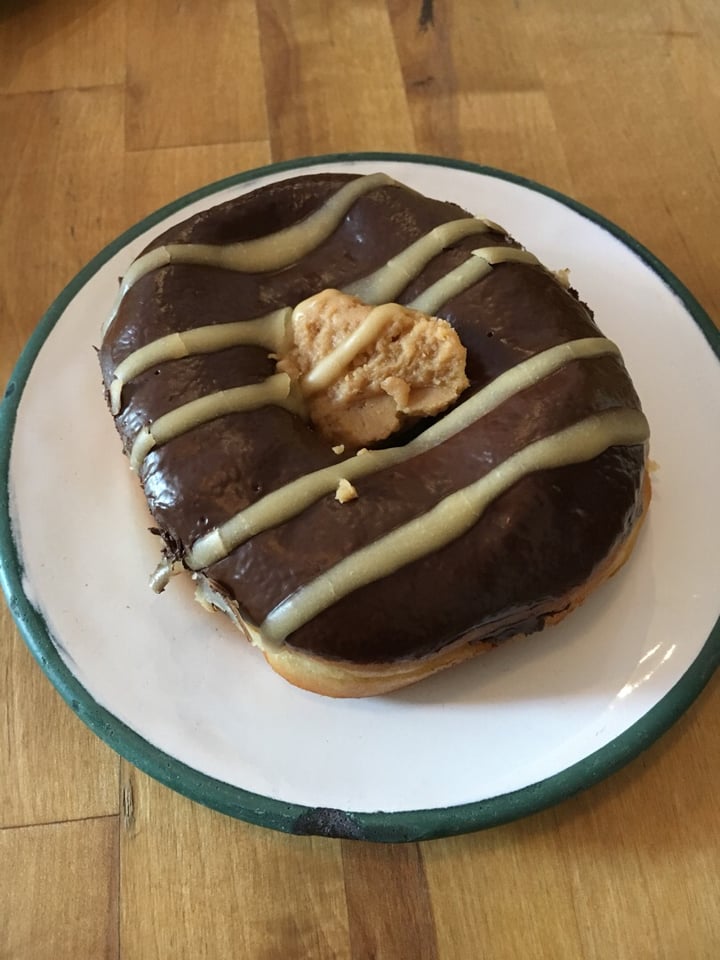 photo of Brammibal's Donuts Chocolate Peanut Fudge shared by @plantgirl on  01 Aug 2019 - review