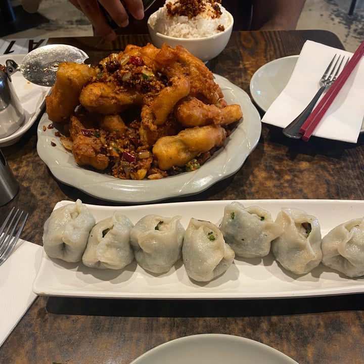 photo of Angie's Dumpling Bar - knox city Deep fried eggplants with garlic sauce shared by @mamaoyen on  30 Jan 2022 - review