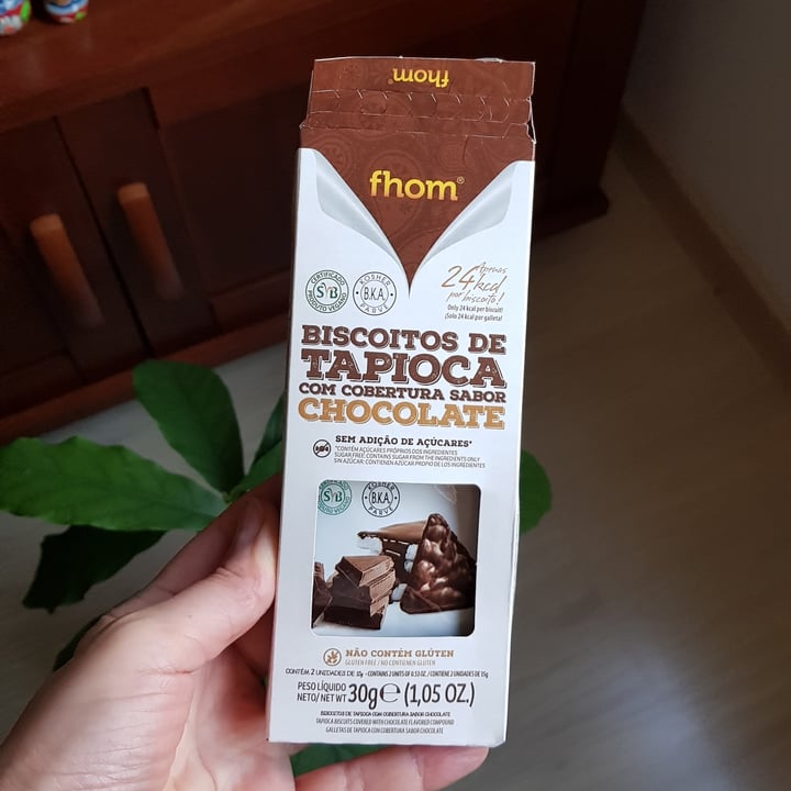 photo of Fhom Biscoitos de tapioca com cobertura sabor chocolate shared by @vrgvegana on  21 Jun 2022 - review