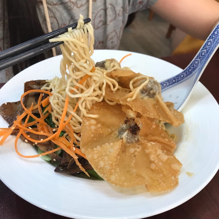 photo of 擂茶树 Thunder Tree Wonton Kolo Mee Noodles shared by @applepancakes on  28 Oct 2018 - review