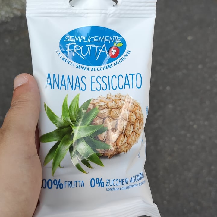 photo of Semplicemente frutta Ananas Essiccato shared by @verdeminimalista on  03 Sep 2022 - review