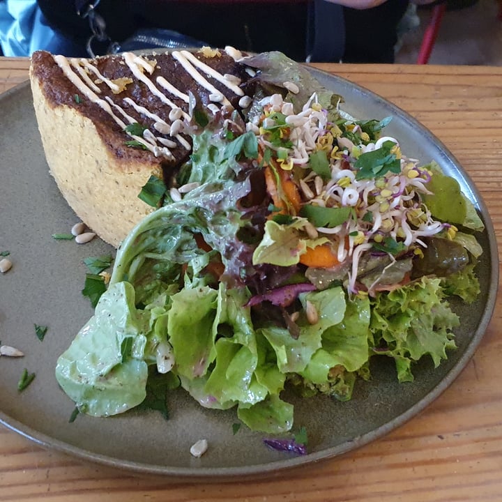 photo of HAPPENPAPPEN Gemüsequiche mit Salat shared by @martini on  23 Sep 2021 - review