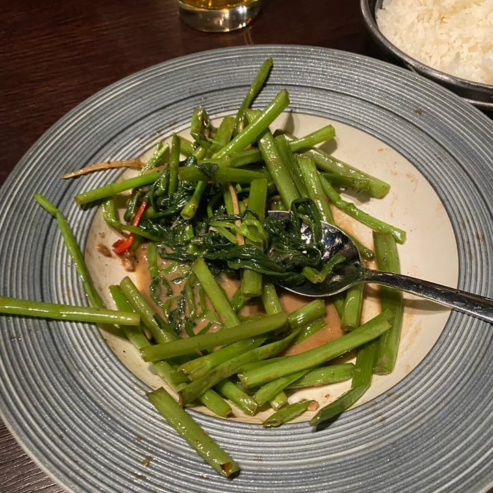 review photo of Plum Valley 梅花村 | Upmarket Cantonese Dining | Dim Sum Vegetarian Mixed Platter shared by @joannabananna on 17 Dec 2021 - review